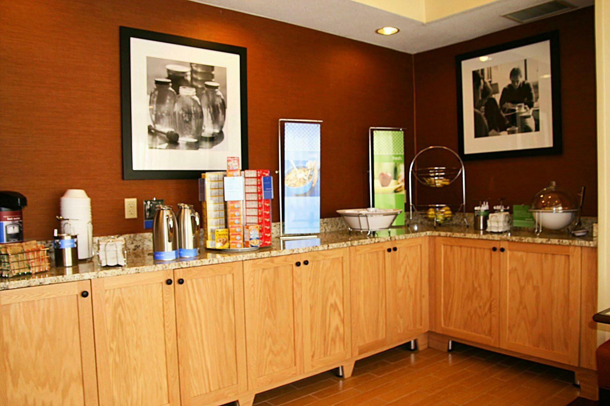 Hampton Inn Zanesville Restaurante foto